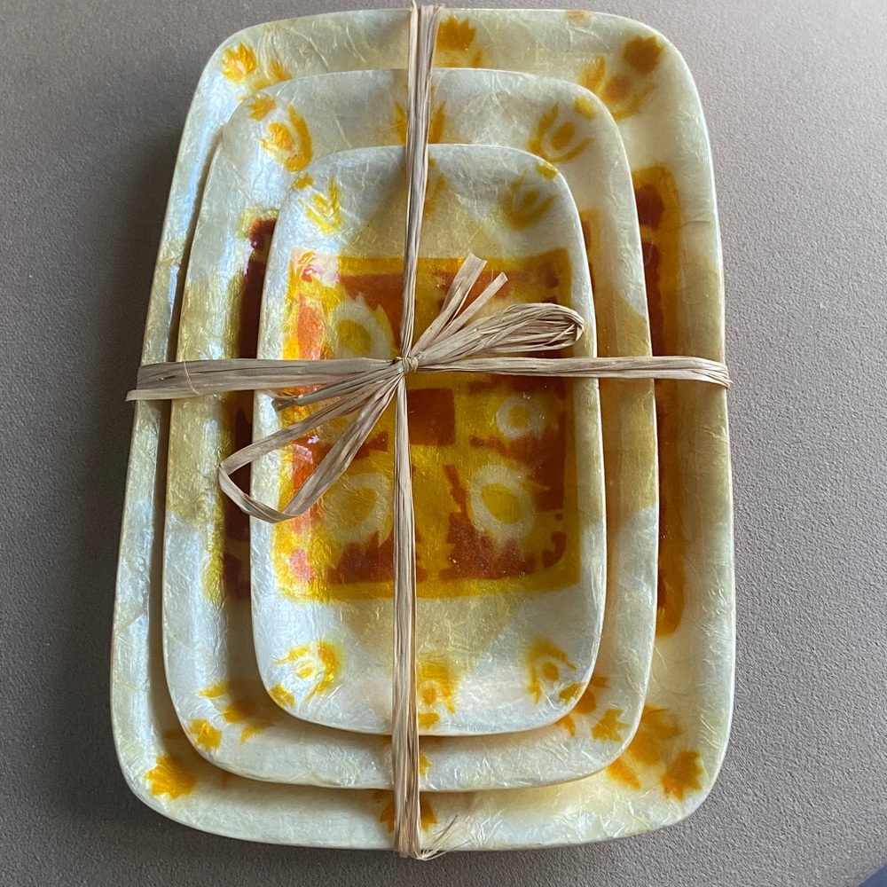 CAPIZ SHELL TRAY SET ORNAMENT